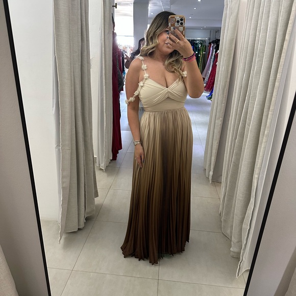 Chic EB LUXE Ombre Dress - Picture 5 of 5